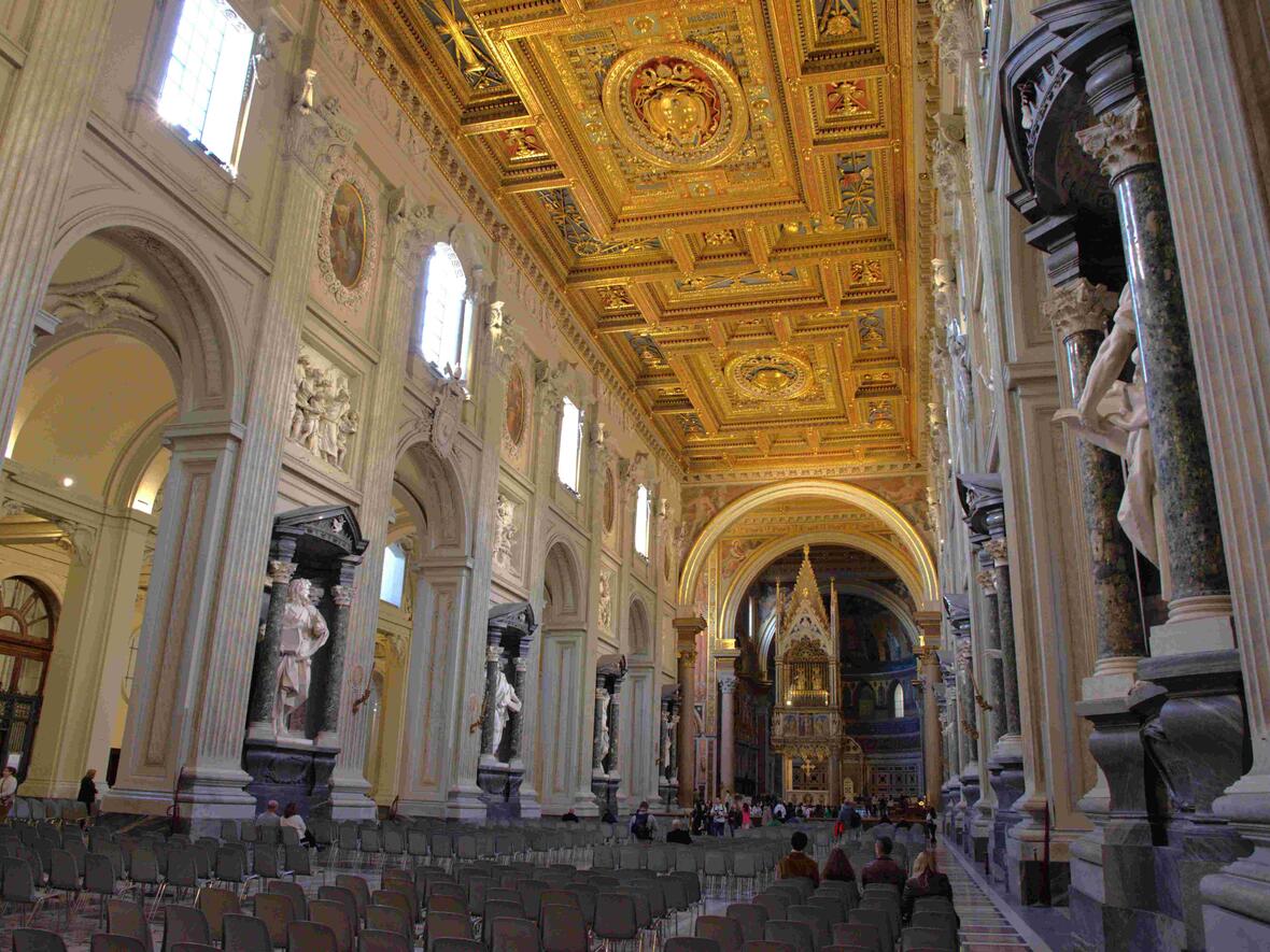 Pilgerreise Rom im Heiligen Jahr Blick auf den Altar im Lateran