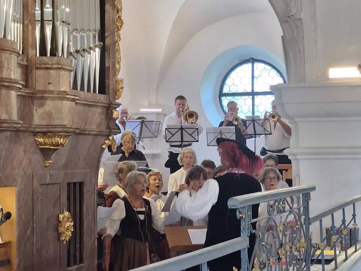 Der Kirchenchor unter Leitung von Michael Bachmann sorgte für eine wunderbare musikalische Gestaltung. 