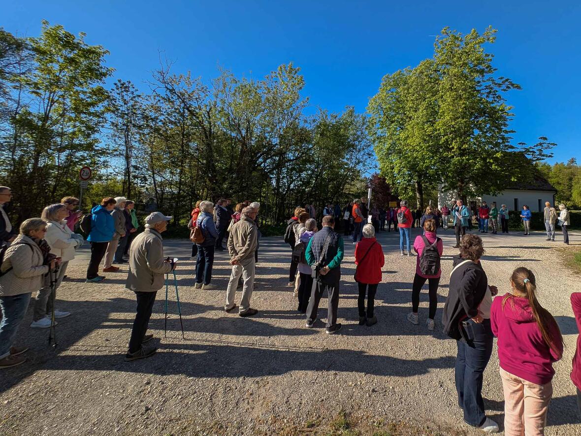 In Gietlhausen trafen die Gruppen aus Neuburg, Gietlhausen und Ried zusammen.