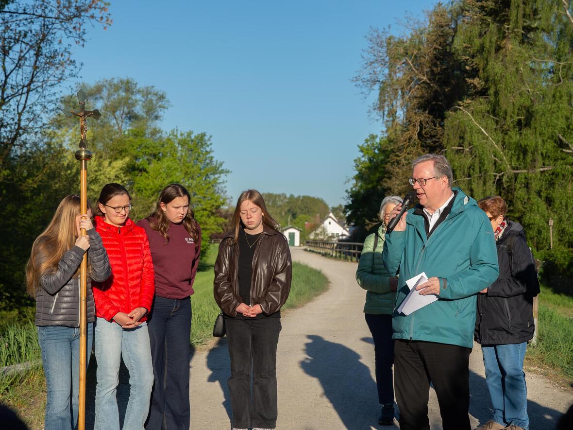 Erste Station am Donaudamm: Berufungserlebnis des Hl. Franziskus