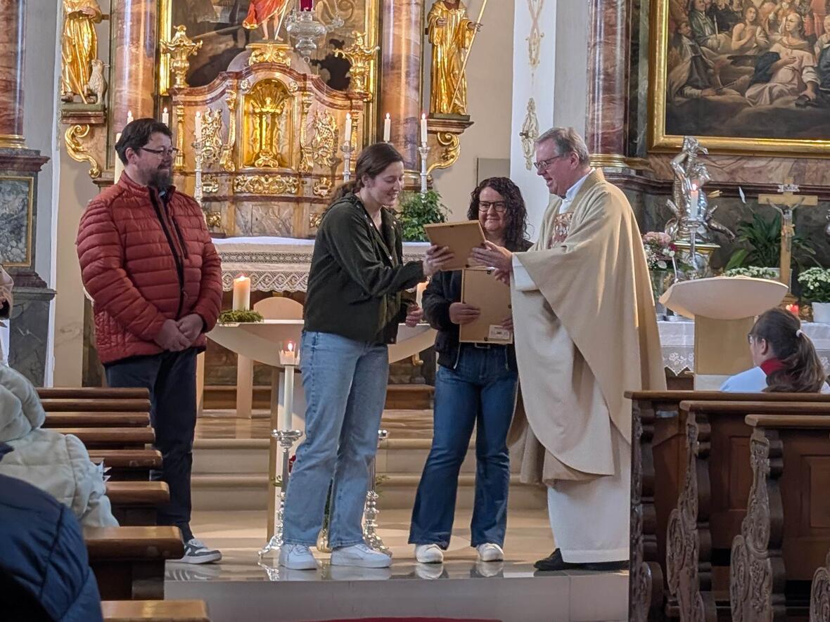 Für die Dienste im PGR gab´s Dankesurkunden der Diözese und Geschenke der Pfarrei, 