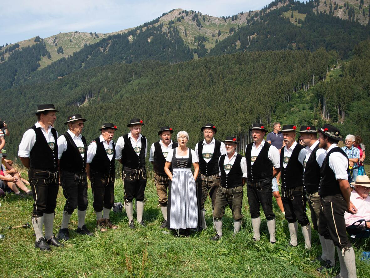 Die Staufener Jodler mittendrin