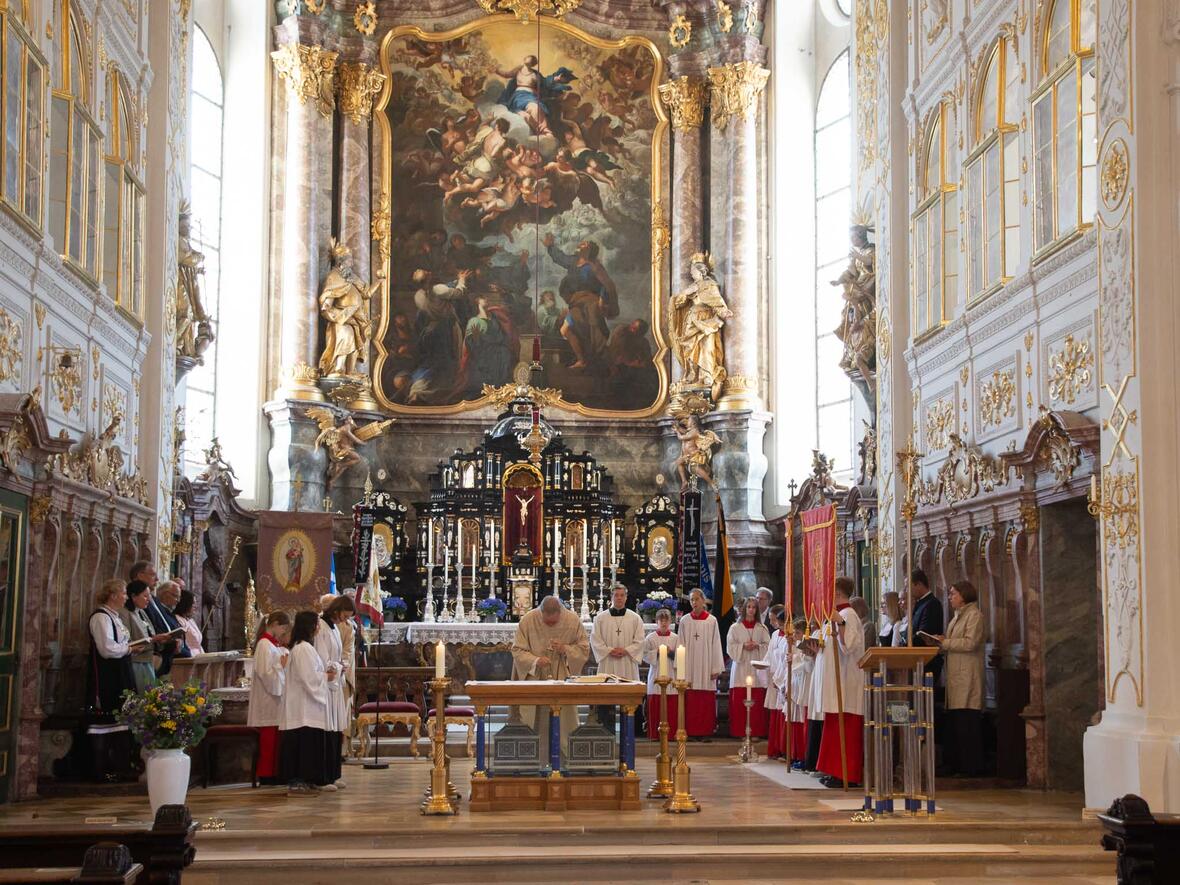 Feierlicher Festgottesdienst in der Hofkirche