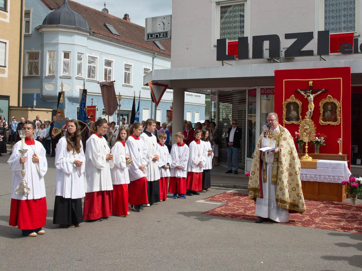 Die dritte Station der Prozession ist der Altar in der Innenstadt