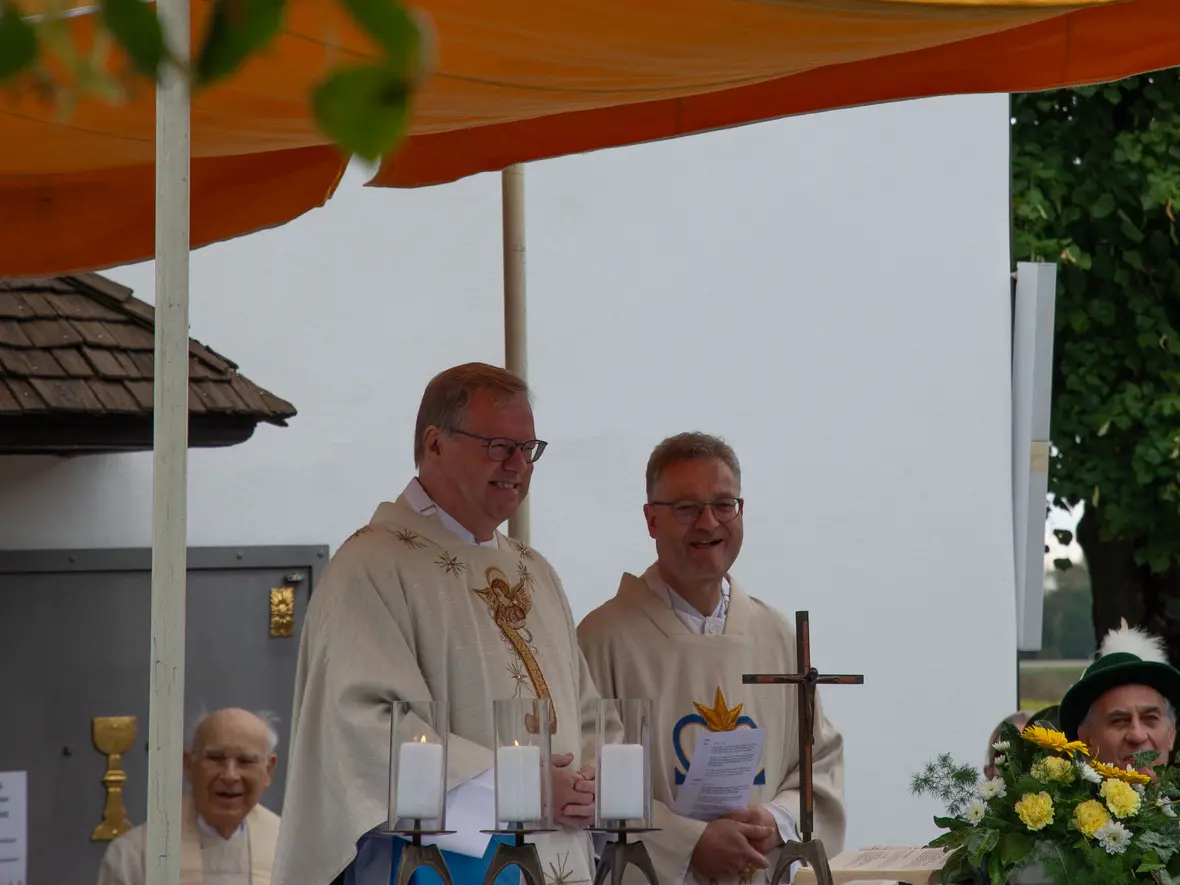 Pfarrer Kohler begrüßte Pfarrer Winfried Prinz in der PG
