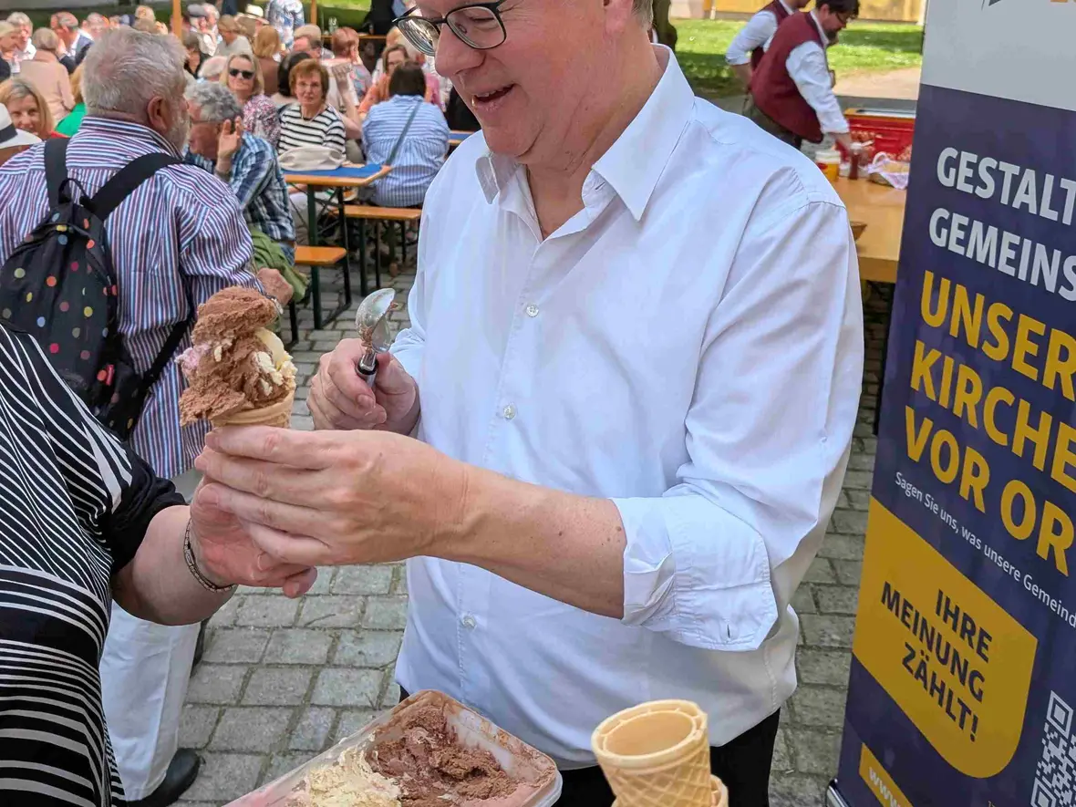 Frei-Eis vom Stadtpfarrer höchstpersönlich