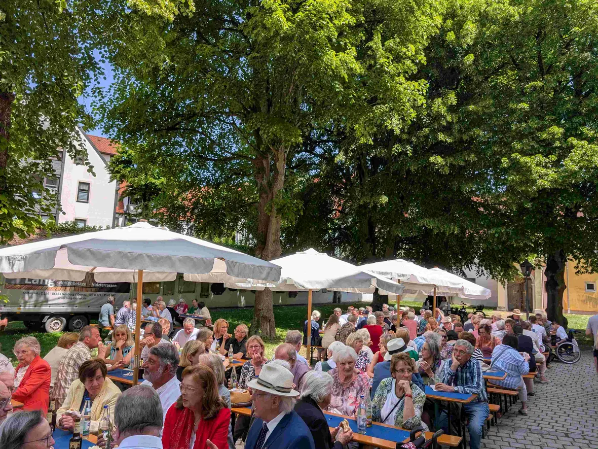 Gemütliches Zusammensein beim Pfarrfestle