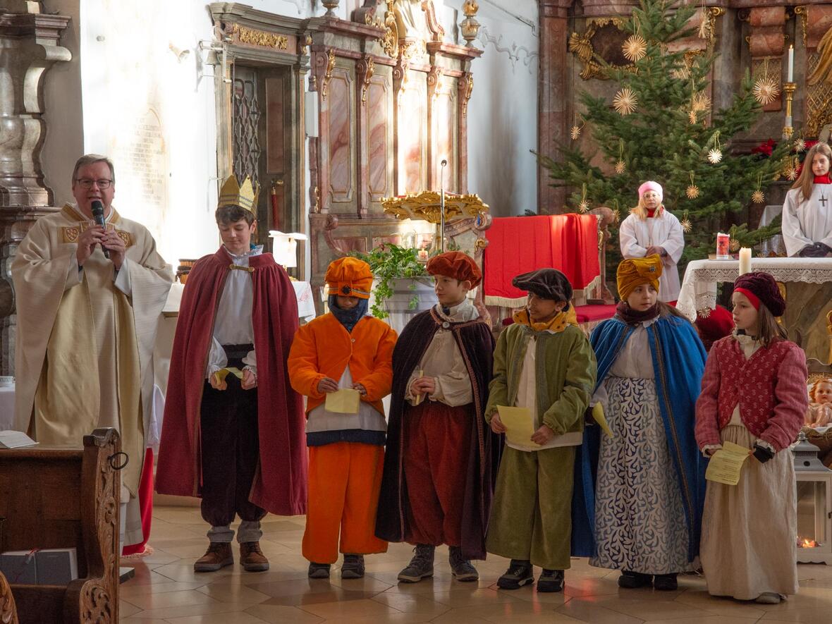 Die Sternsinger von Hl. Geist brachten sich auch bei den Fürbitten ein...
