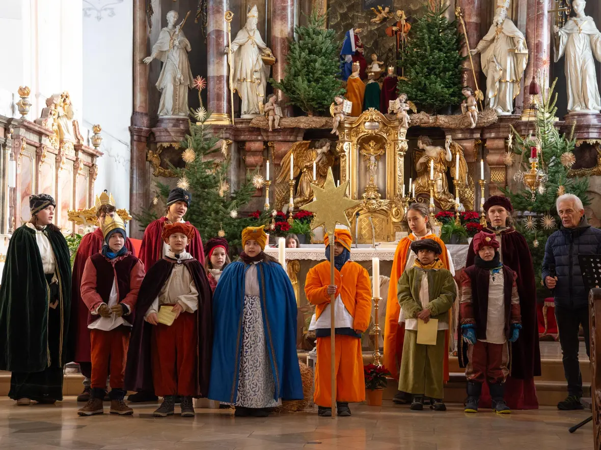 Zum Abschluss präsentierten die Sternsinger noch einmal ihre Texte und Lieder in Hl. Geist.