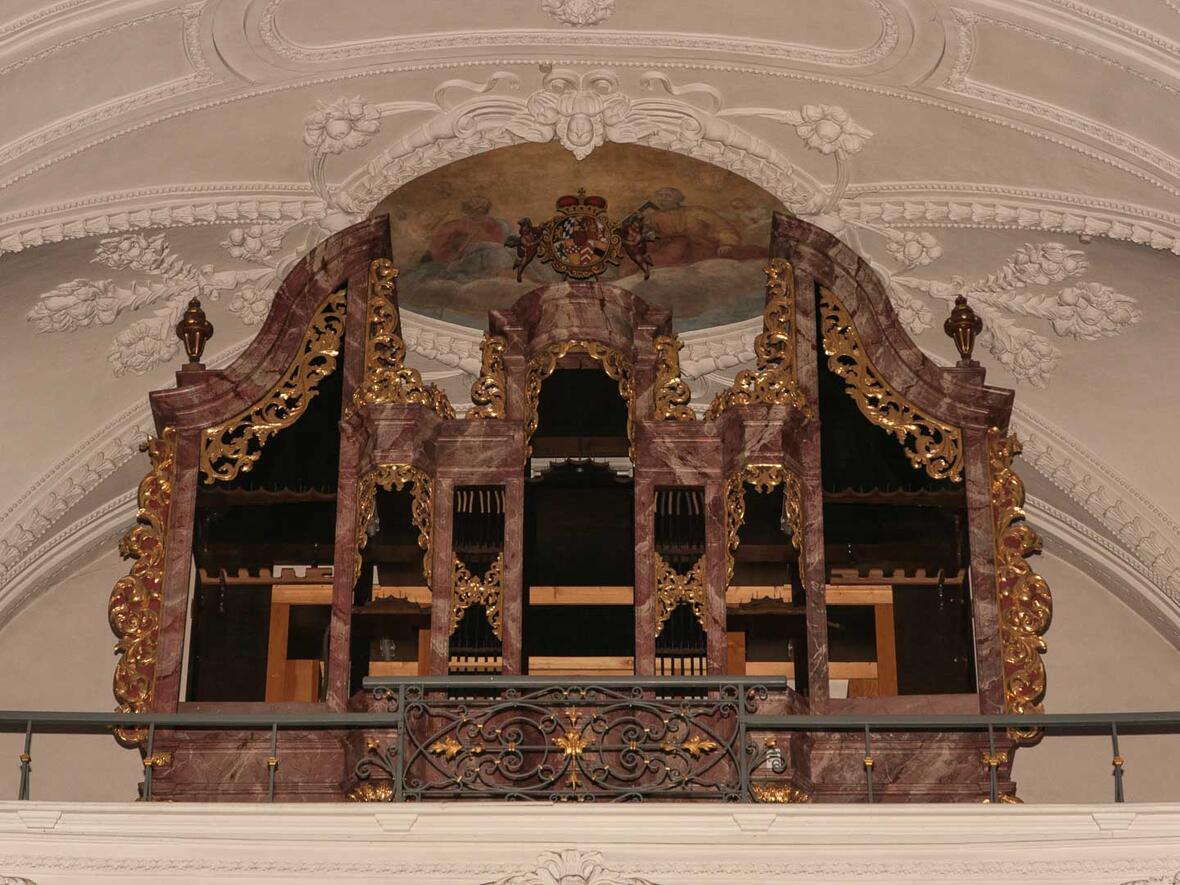 das-orgelgehaeuse-in-st-peter