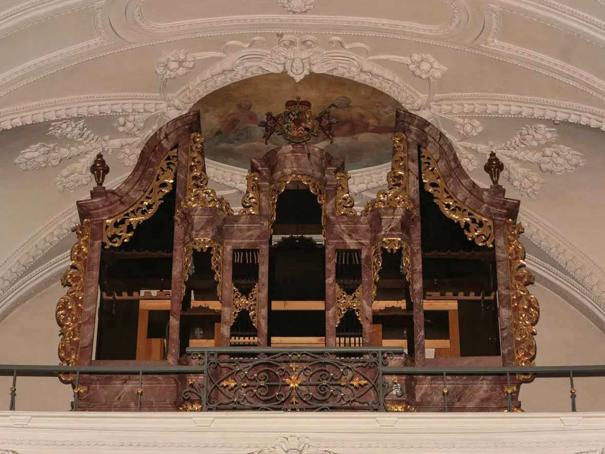 das-orgelgehaeuse-in-st-peter