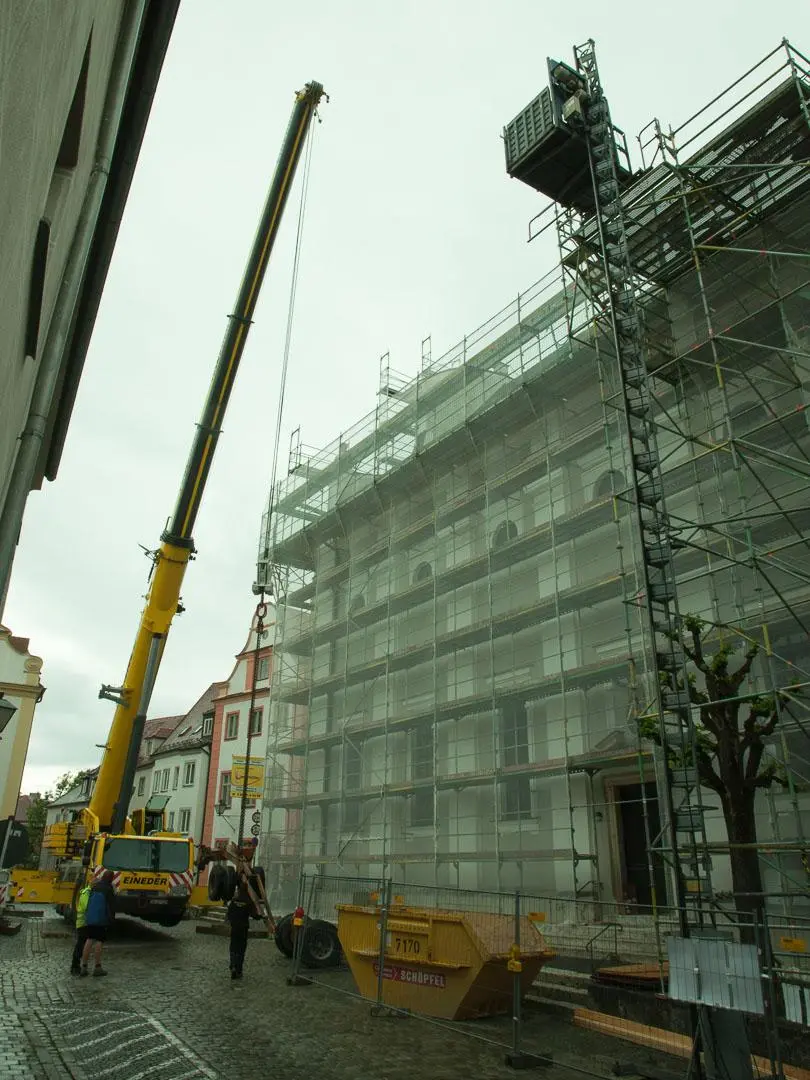 kranaufbau-vor-st-peter_05_lightbox