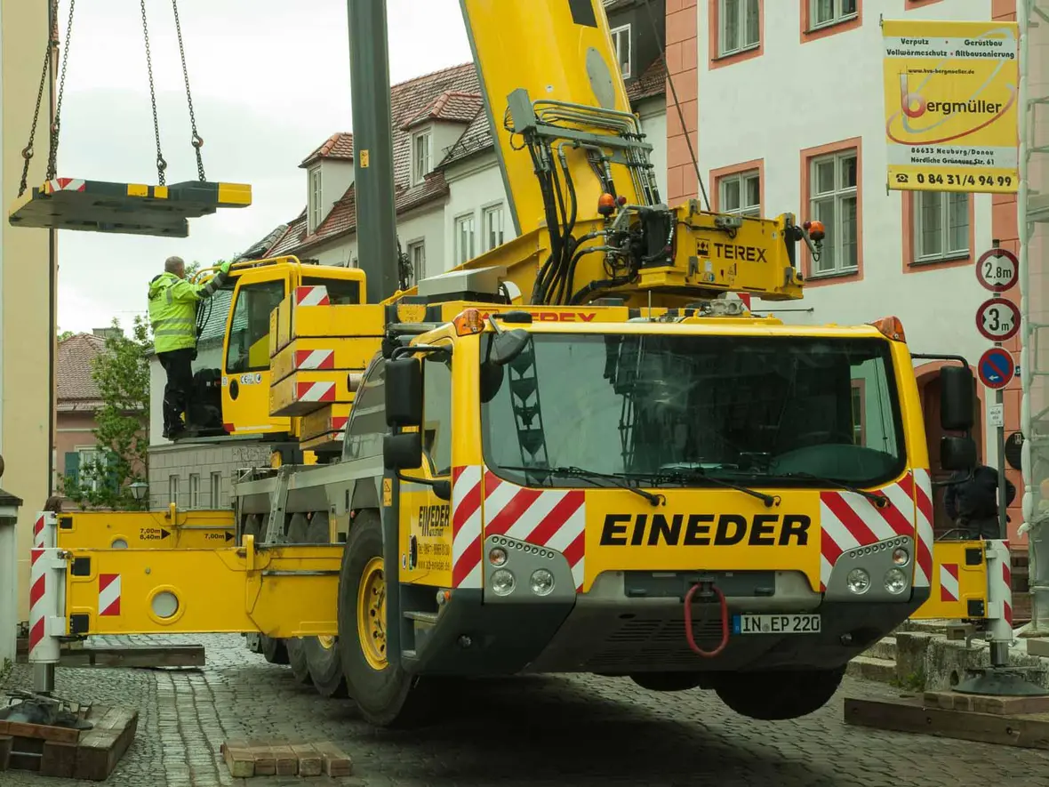 kranaufbau-vor-st-peter_06_lightbox