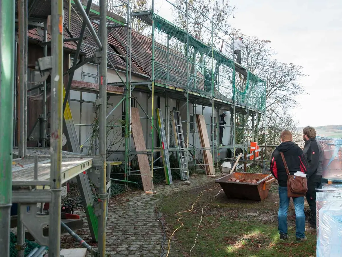 Die Sakristei wird eingerüstet.