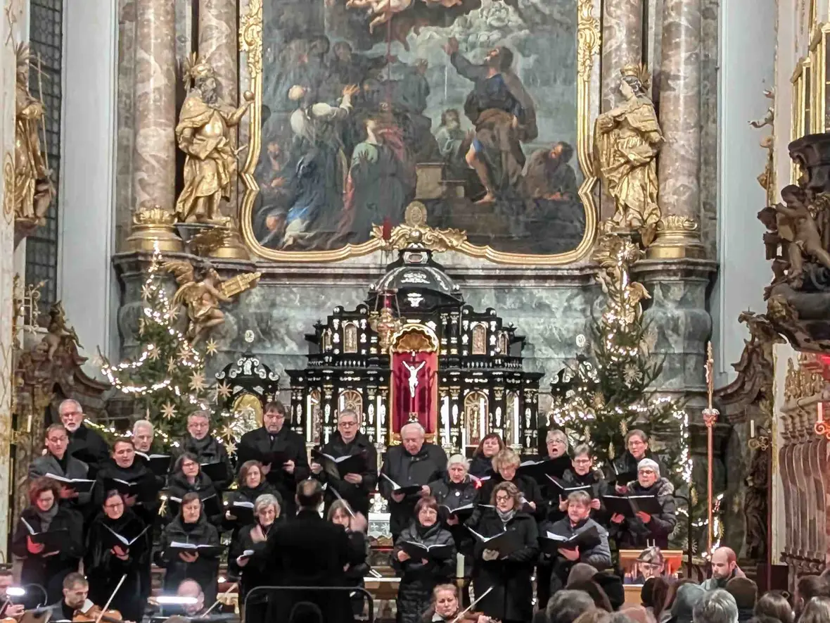 Konzert vor vollem Haus in der Hofkirche