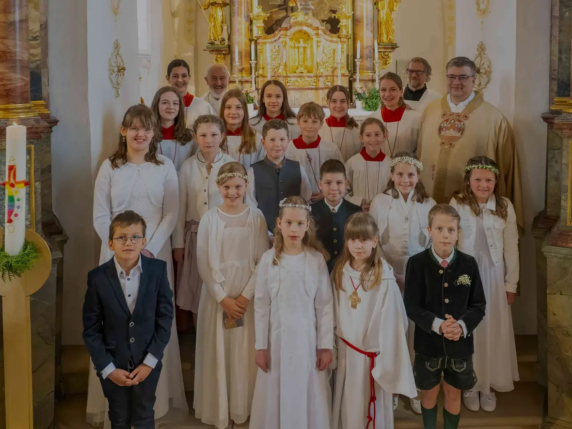 Gruppenbild der Kommunionkinder in Ried