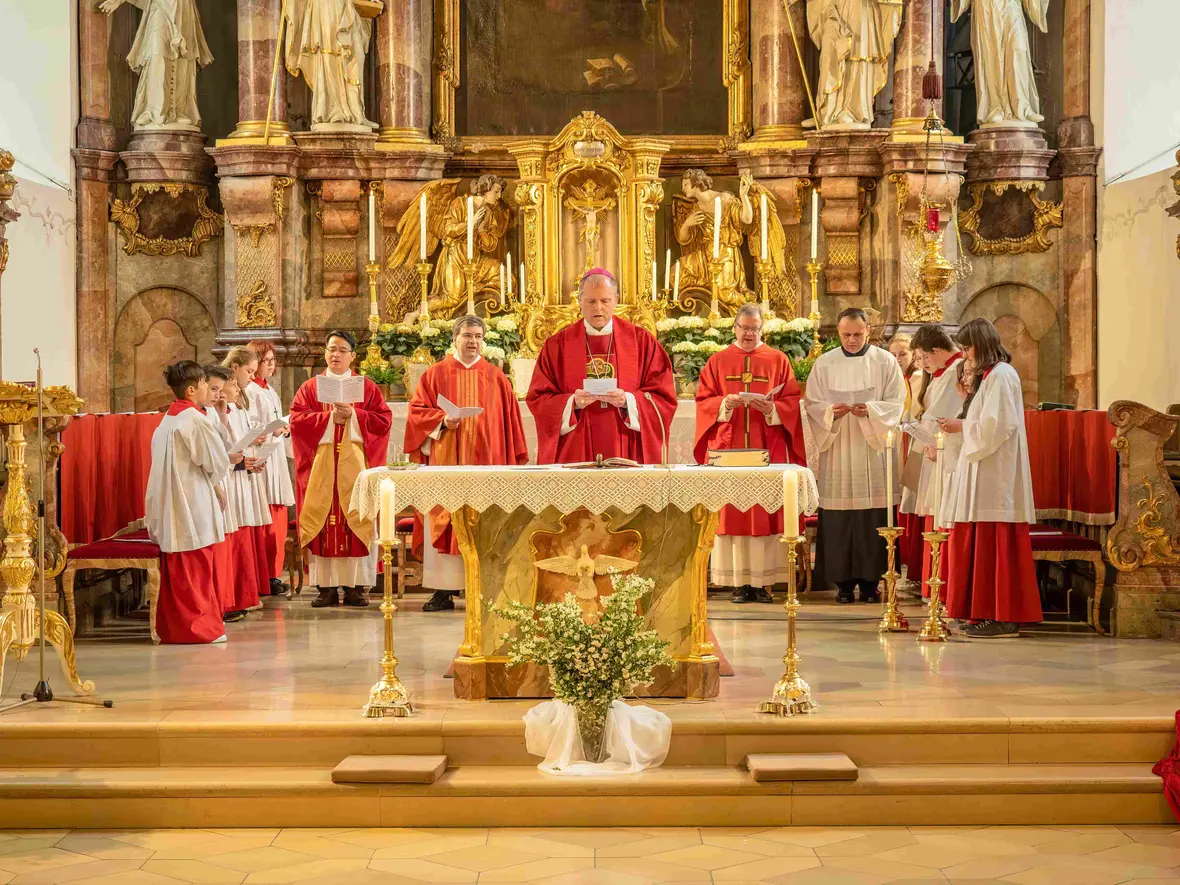 Weihbischof Wörner zelebrierte den Firmgottesdienst
