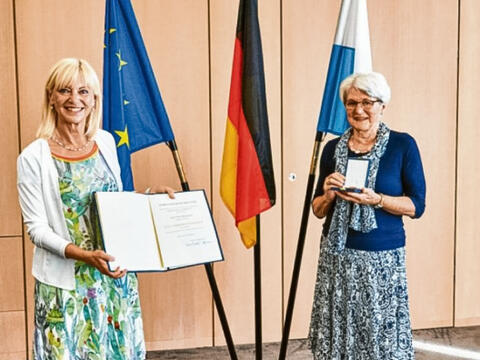 Bundesverdienstkreuz für Inge Omasreiter