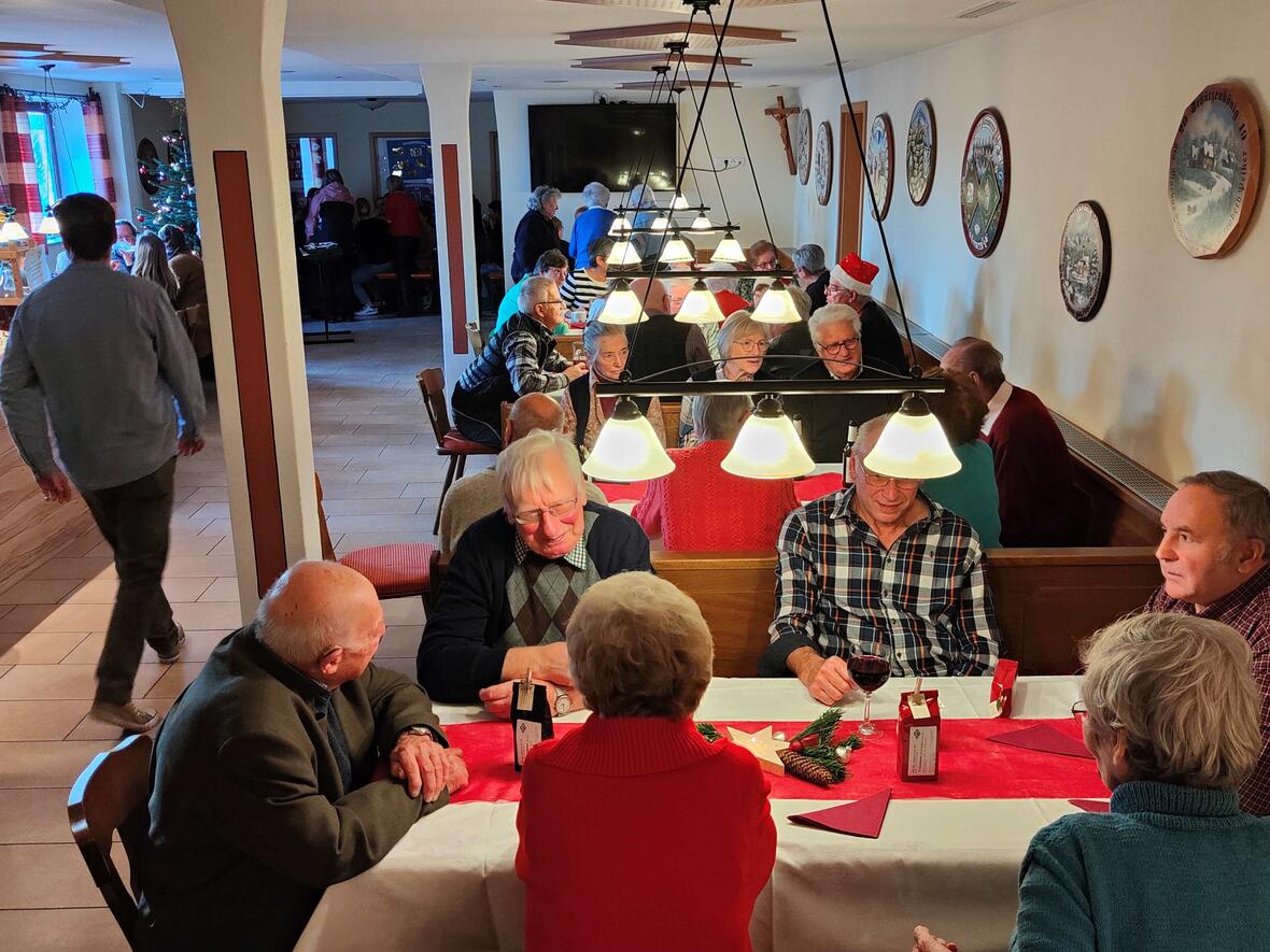 Den Seniorinnen und Senioren genossen den Nachmittag.