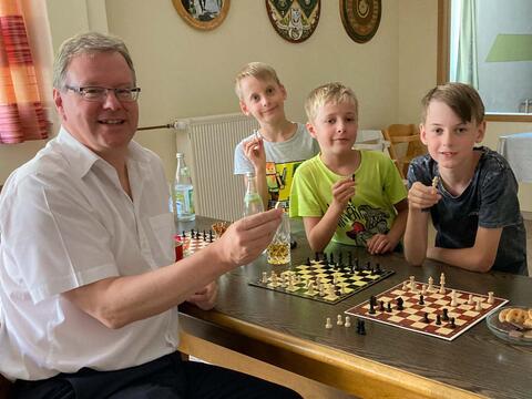 Schach mit Pfarrer Kohler