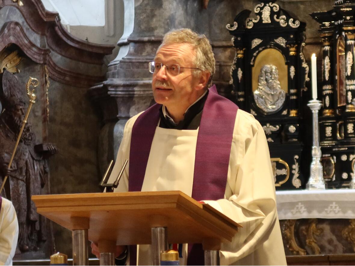 Der Pfarrer Engelbert Birkle sprach über die Stille, die einen mit dem Leben in Verbindung bringt.