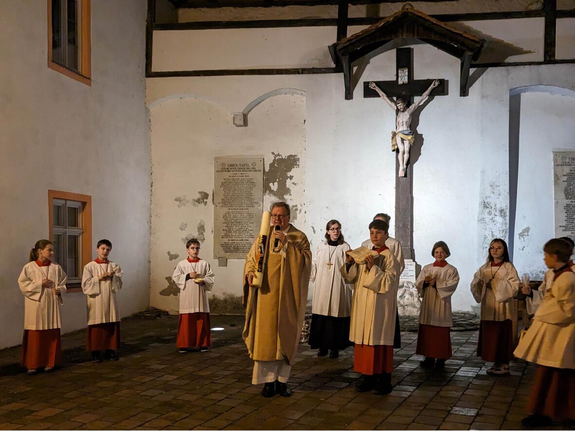 Im Pessachfest gedenken die Juden der Befreiung aus der Knechtschaft, Christen feiern an Ostern die Befreiung von Sünde und Tod.