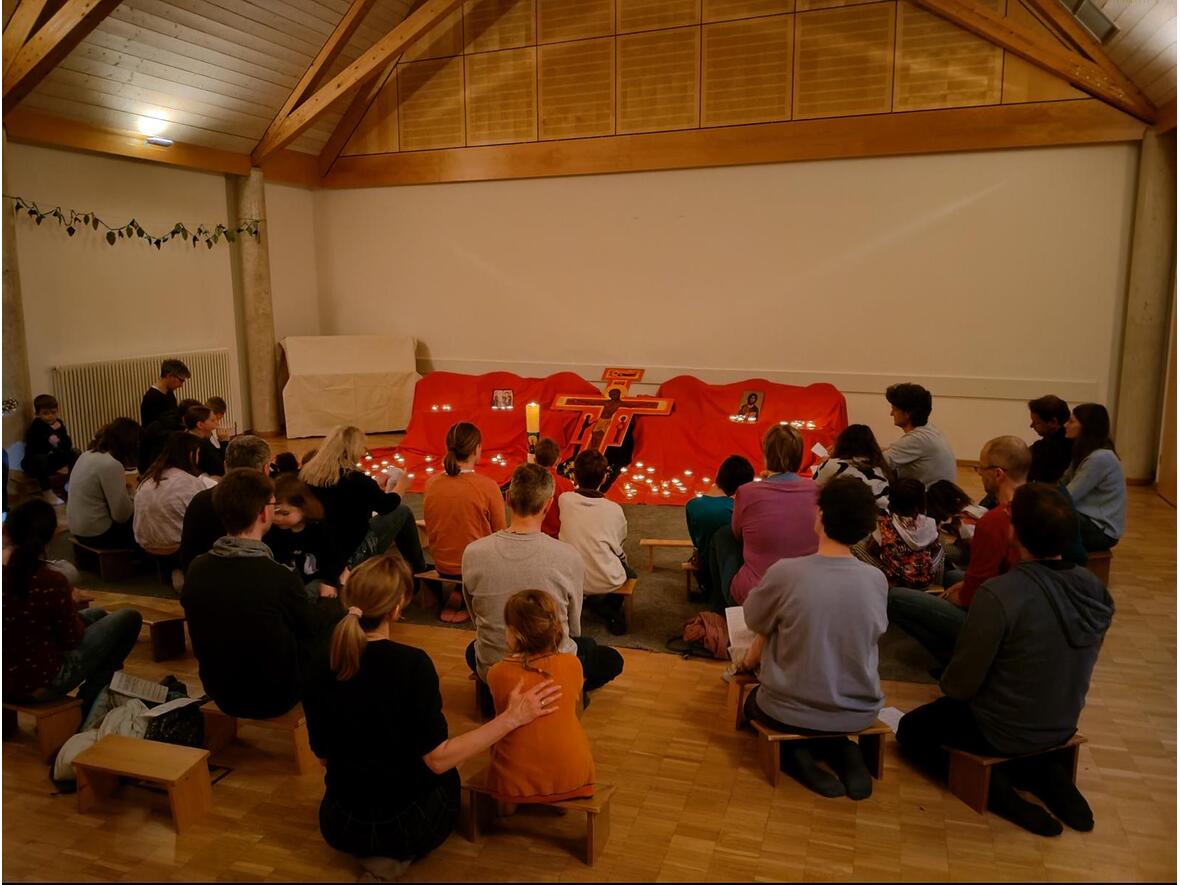 Familien trafen sich am Karfreitag zum Taize-Gebet